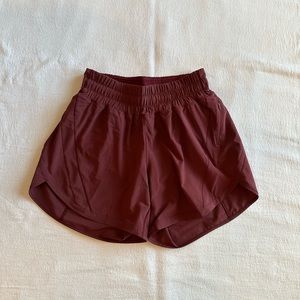 Lululemon Track That Mid-Rise Short 5" - Red Merlot